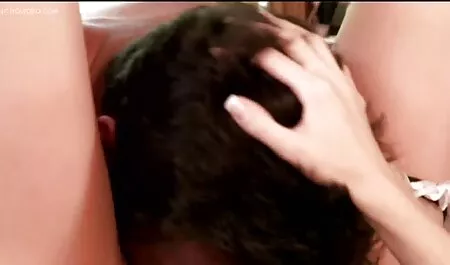 La chienne hollandaise était pleine pornographie film x de caméras.