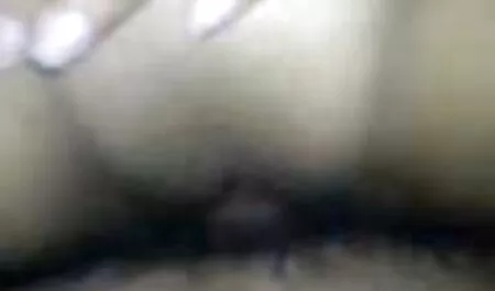 Une femme secoue l'appartement avec un couteau porno gratuit sur youtube électrique.