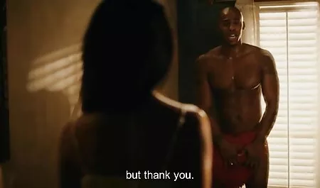 Ma Maie Grace a travaillé avec ses pieds dans la piscine film porno avec clara morgan derrière la maison.