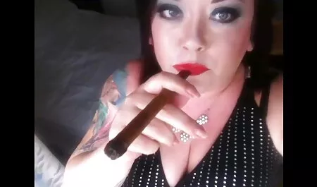 Papa rejoint jade actrice porno une jeune blonde en un rien de temps.