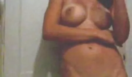 Super porno avec un homme x porno de chien et deux lesbiennes chinoises.