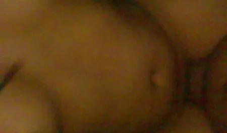 Massage entre les lésions collantes de la film porno gratuit trio langue