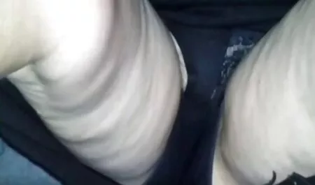 Drôle blonde et jolie brune un vrai film porno