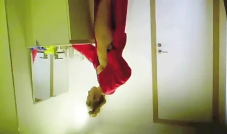 Gina Valentin s'en est je veux voir un film x sortie avec une baise hard.