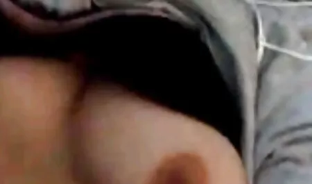 Écraser le coude, nettoyer le chapeau et l'anus, puis planter cherche vidéo x