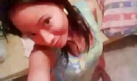 La femme de chambre japonaise film porno katsumi était au service de tous les visiteurs masculins.