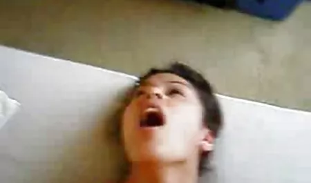Une fille de 24 laly film x ans nommée Evilina.