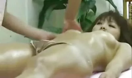 Le comptable a fait une fellation filmxinceste au patron.