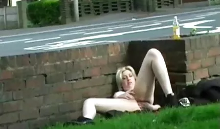 Une femme a organisé une fête à je veux regarder le film porno la maison.