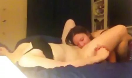 Une femme occupée a commencé film x film porno à offrir une intimité sexuelle.